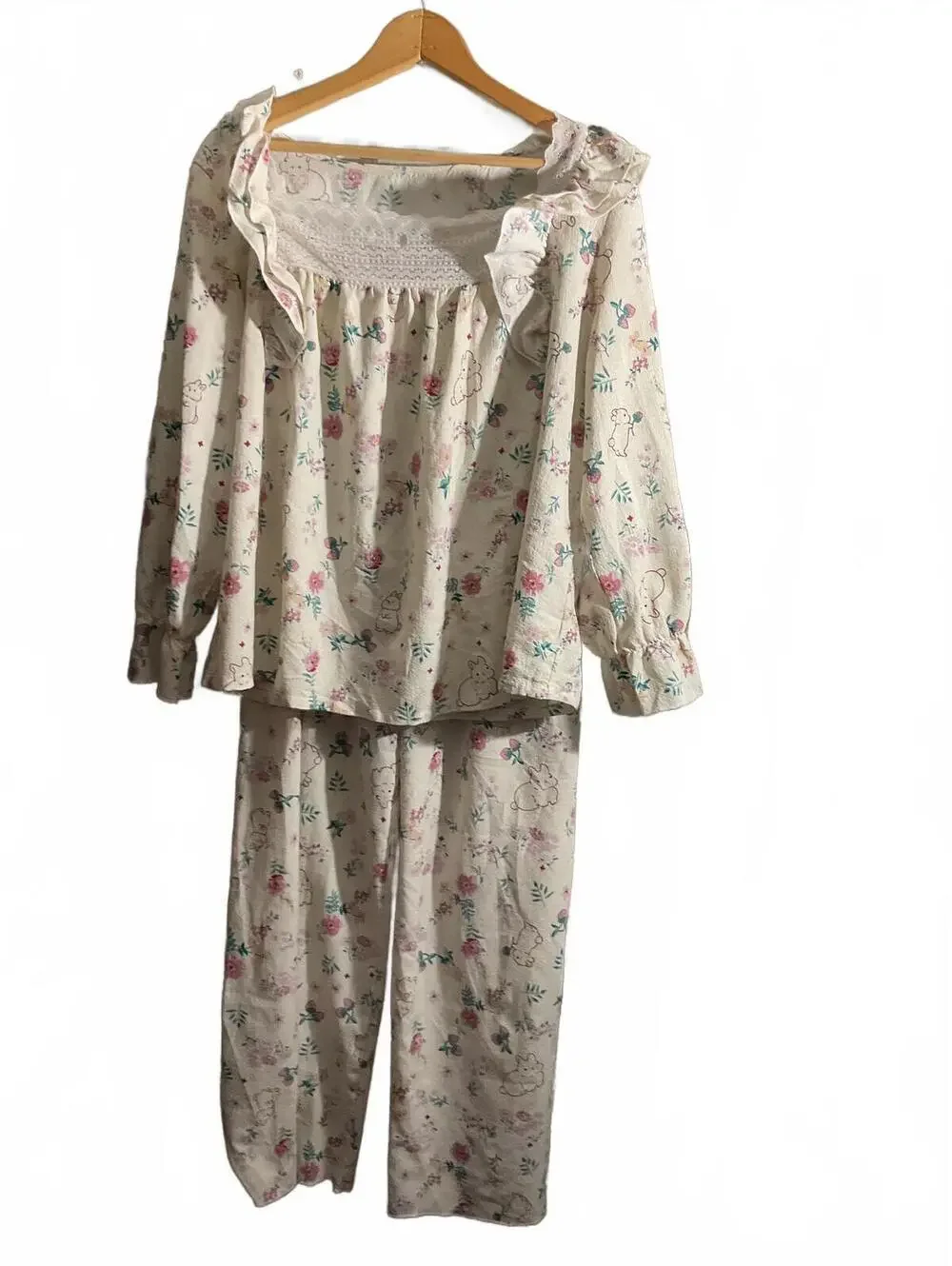 Boutique Lightweight Floral and Bunny Print Pajama Set with Ruffle Trim L - Picture 1 of 10